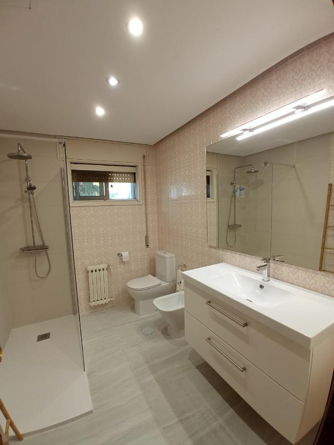 Casa Independiente Para Grandes Grupos Y Familias Valeixe Exterior photo